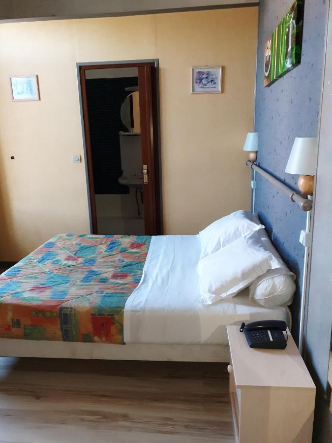 אלבוף Hotel Du Chateau Blanc מראה חיצוני תמונה